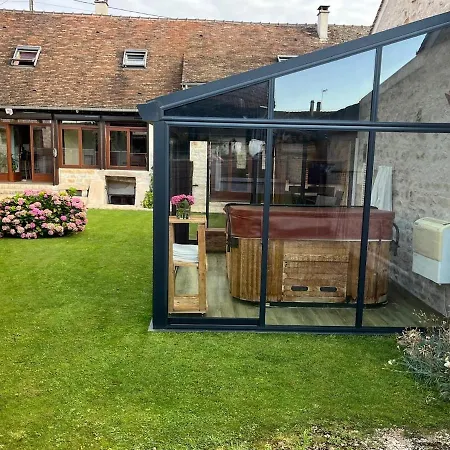Holiday home Arconciergerie Le D'artois Oncy-sur-Ecole